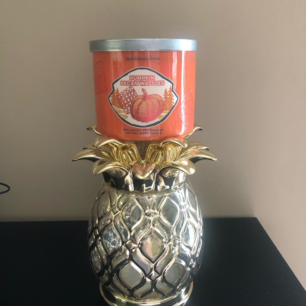 Bath & Body Works Orange Pumpkin Pecan Waffles Candle & Pineapple Candle Holder